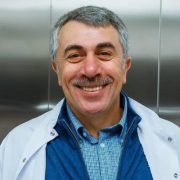 Чи допоможе 65% віскі від коронавірусу: лікар Комаровський зробив несподівану заяву