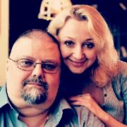 Помер напередодні дня народження, дружина ридала на колінах: Україну шокувала історія про смерть медика від коронавірусу