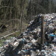 На Франківщині намагалися незаконно скинути львівське сміття