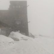 Українські Карпати засипає снігом