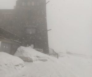 Українські Карпати засипає снігом