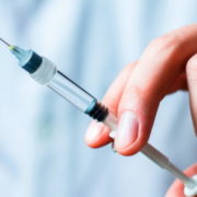 Вакцинацію дітей проти кору не зупинили, але вона зменшилася на 20% – нарада у Президента