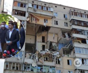 Зеленський передав ключі від 12 квартир постраждалим від вибуху у Києві