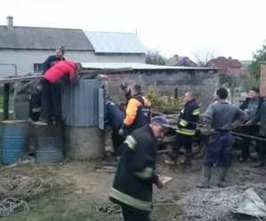 На Франківщині рятувальники дістали з колодязя труп