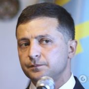 Зеленському не довіряють 50% українців, – опитування