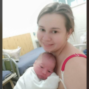 Стався серцевий напад – троє дітей тепер сироти: лікарі проігнорували хвору українку, вона померла (фото)
