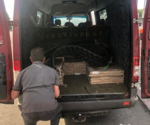Тонна плитки й деталь від трактора: на кордоні з Польщею затримали прикарпатця-порушника (ФОТО)