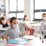 Школярі в Україні з 1 вересня можуть вчитися у дві зміни через коронавірус