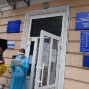 Івано-Франківщина: Заклади першої лінії для лікування коронавірусної хвороби переповнені (