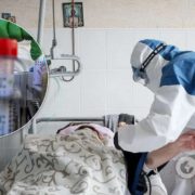 Лікарні Західної України переповнені зараженими COVID-19. Кількість інфікованих подвоїлася, лікарі б’ють на сполох