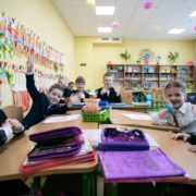 Як українські школярі вчитимуться з 1 вересня: прем’єр дав важливе пояснення