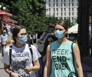 Українців штрафуватимуть за неносіння маски: Кабмін схвалив відповідний законопроект