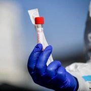 В Україні чоловік втретє заразився коронавірусом