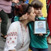 Чому Надійку держава не визнає дитиною захисника України?