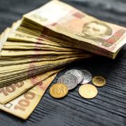 Підвищення мінімальної зарплати в Україні: чому це не вигідно