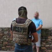 Колишній чиновник з Івано-Франківщини у складі банди продавав зброю (ФОТО)