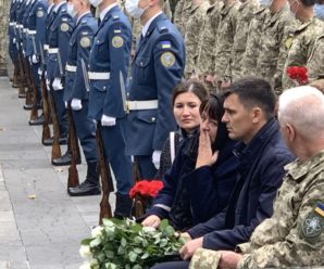 У Харкові попрощалися з загиблими у катастрофі Ан-26: фото та відео