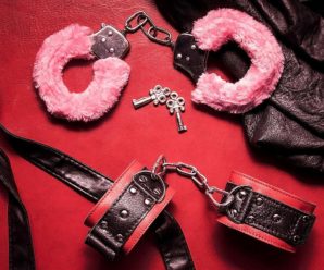 “Зв’яжи мене!”: топ-7 поз для сексу з мотузками або наручниками (фото 18+)