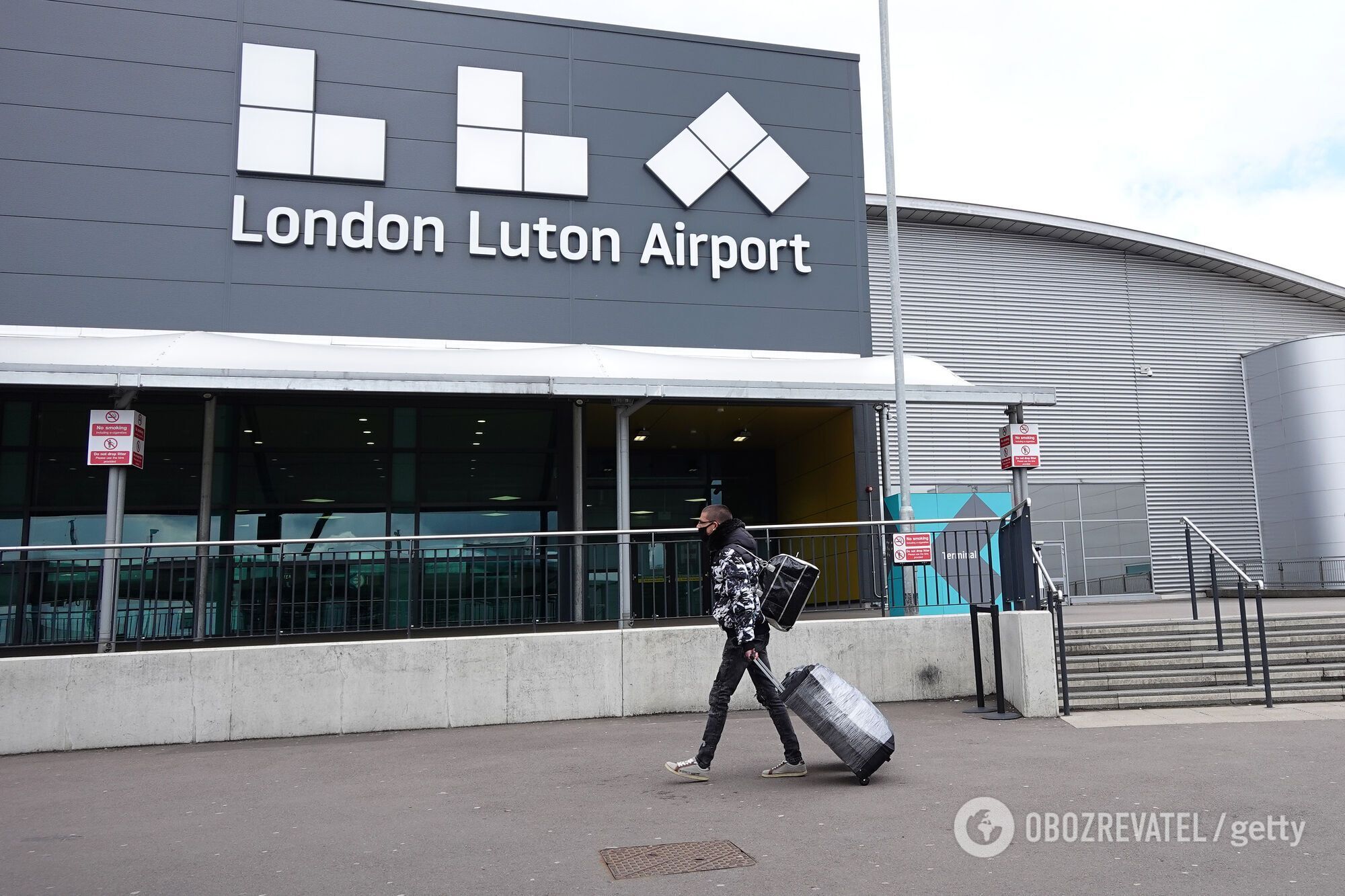 Аеропорт "Лутон" знаходиться в 48 км на північ від Лондона