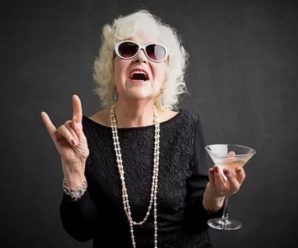 Пенсійний вік жінок змінять: кому дозволять іти на пенсію у 55 років