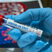 Науковці заявили, що плазма крові тих, хто одужав від Covid-19, не допомагає