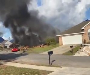 Військовий літак впав на будинок у житловому районі: є загиблі, вся округа в диму