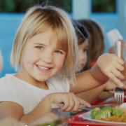 Без ковбас і напіфабрикатів: Ляшко розповів про нове харчування у школах