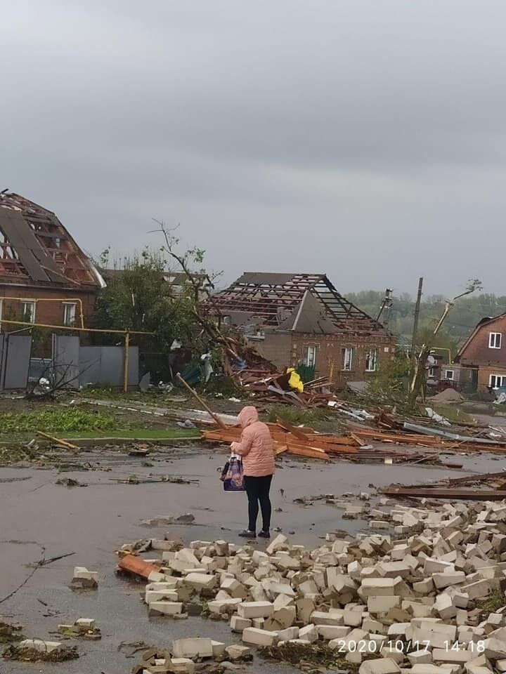 Ураган в Кропивницькому зірвав дахи з будинків