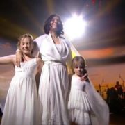 “Танці з зірками”: Надія Мейхер вперше показала своїх доньок Ганну та Марію (ВІДЕ0)