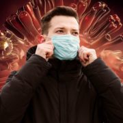 Краще носити не маску: лікар розповів, що може врятувати від зараження коронавірусом на вулиці