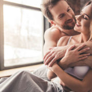 Названо причини, чому чоловікам складно жити без сексу