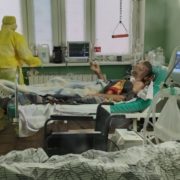 Лікарі обирають, кому віддати кисень: про складну ситуацію в українських лікарнях для хворих на коронавірус