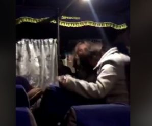 Попросила усіх присутніх одягнути маски: Шарпали за волосся і ляпаси в обличчя в автобусі побились дві жінки (відео)