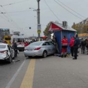 Таксист зніс людей на зупинці, двоє померли (ФОТО, ВІДЕО)