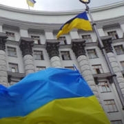 Ігнорування карантину: в Кабміні пообіцяли штрафувати мерів українських міст