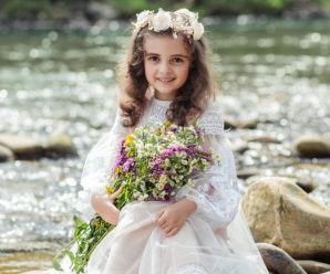 Чотирирічна дівчинка з франківщини відзняла кліп на пісню “Квітка душа” (ВІДЕО)
