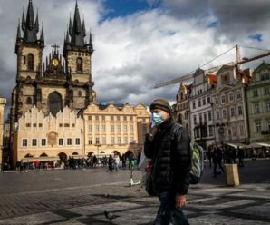 Чехія, яка недавно послабила карантин, думає знову посилити його перед святами
