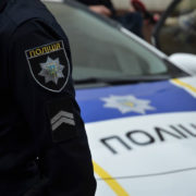 У Франківську патрульні поліцейські двічі за ніч закривали нічний клуб (ФОТО)