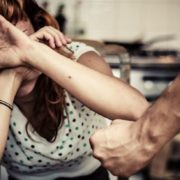 На Прикарпатті двох чоловіків засудили за домашнє насильство