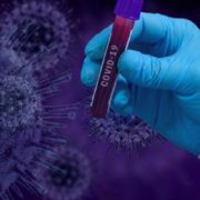 Лікар пояснив, у кого ризик померти від коронавірусу найвищий