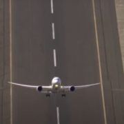 Втрачено зв’язок з Boeing 737-500: літак “впав” на 3 кілометри за хвилину