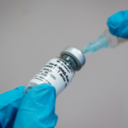 Ще один лікар загинув після вакцинації від Covid-19