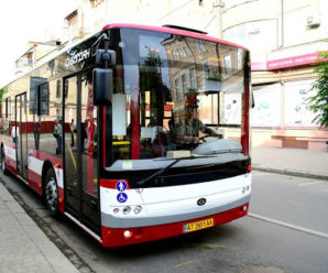 В Івано-Франківську громадський транспорт працюватиме в режимі спецперевезень