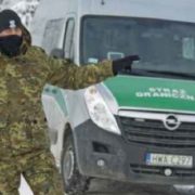 У Польщі на кордоні затримали 14 українців, які їхали бусом на роботу: їм загрожує 5 років тюрми
