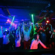 “Ельдорадо двіжує”: у мережі показали переповнений нічний клуб Франківська (Відео)