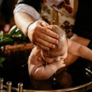 Під час хрещення православний священник втопив немовля