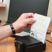 На кордоні ЄС арештували 42-х українців із фальшивими документами на роботу
