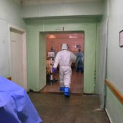 Стікала кров’ю: у Києві жінці відмовили в госпіталізації через коронавірус