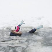 На Прикарпатті під лід провалилися дві дівчини
