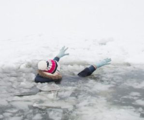 На Прикарпатті під лід провалилися дві дівчини